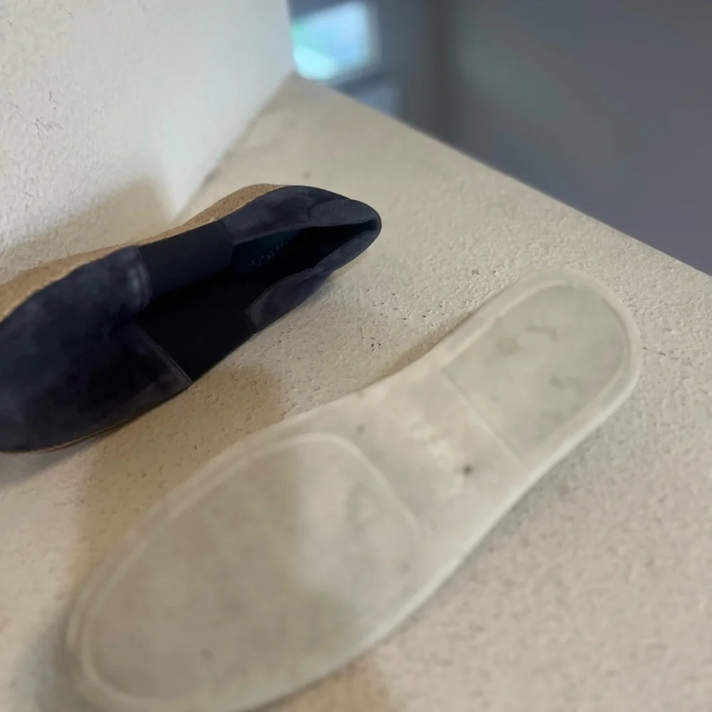 Vince Slip-On Sneaker Slip-on Round toe Navy blue suede Leather  women size 8M